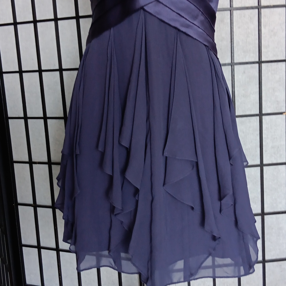 BCBGMAXAZRIA dress. Size 6. - Picture 3 of 7